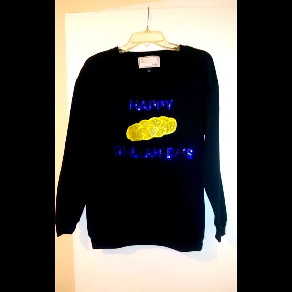 Derek Heart Junior Happy Challah Days sweater M